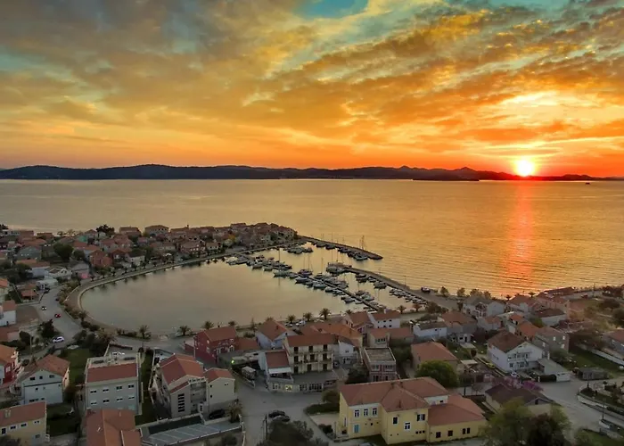 With Parking Space Bibinje, Zadar - 15178 Appartamento Bibinje